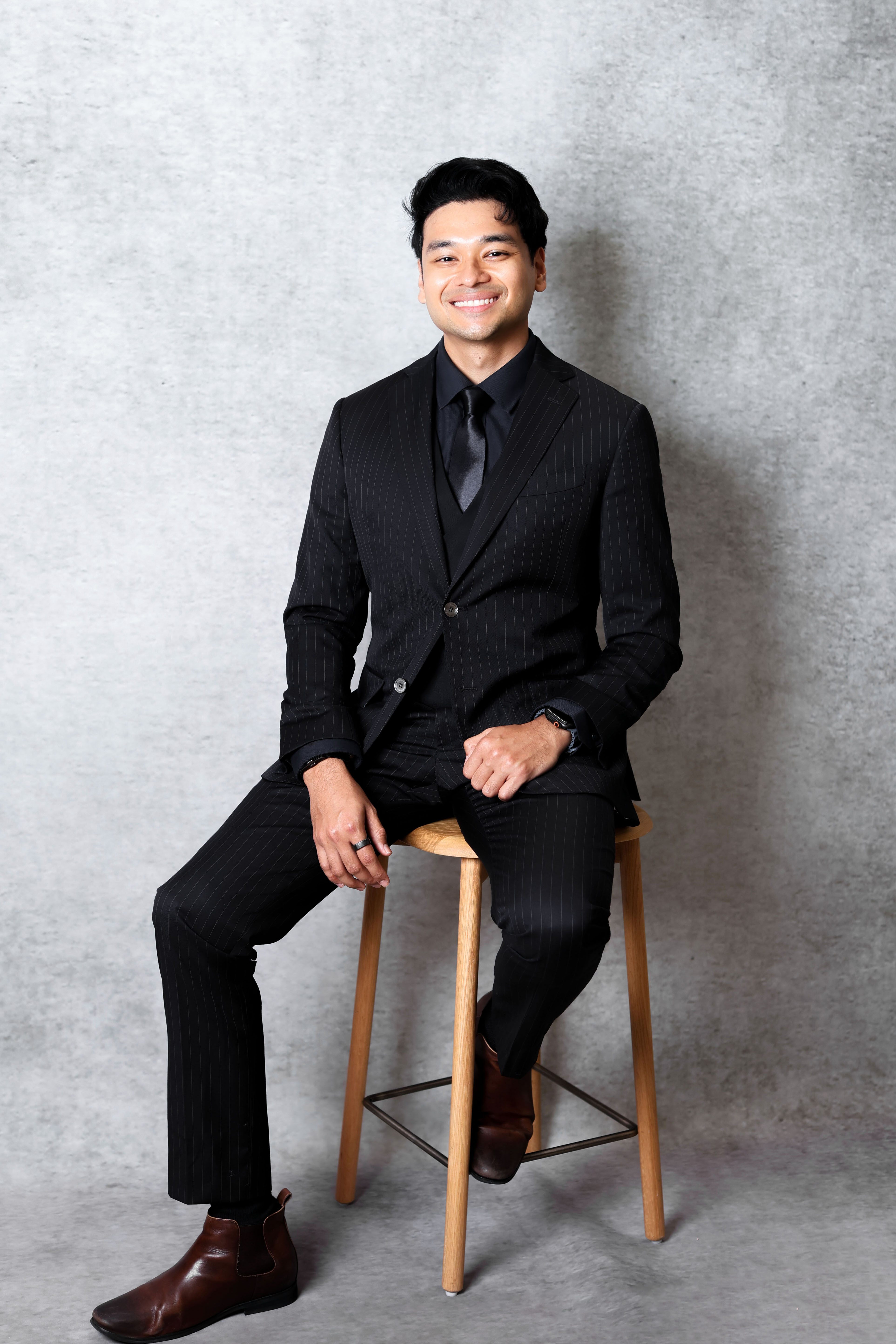 J Leshwyn Raj — Associate Director, Financial Consultant Singapore